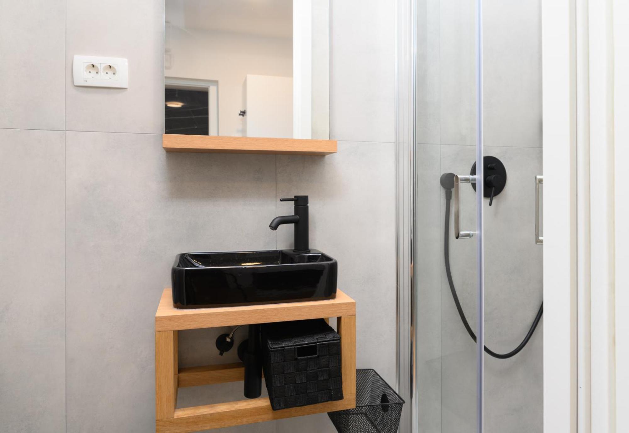 Lilija Apartments Trzin Екстер'єр фото