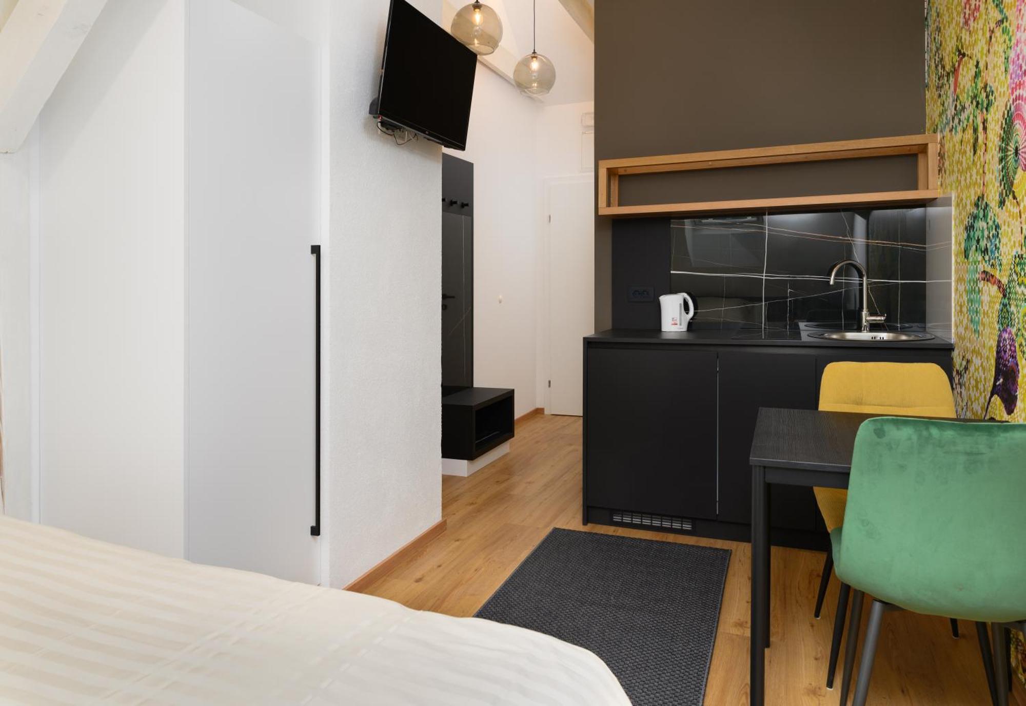 Lilija Apartments Trzin Екстер'єр фото
